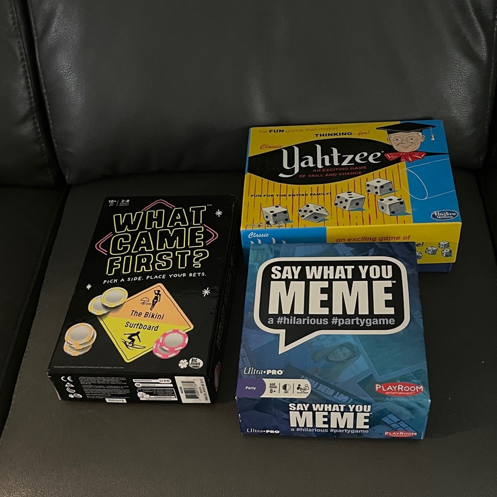 Hasbro Yahtzee - Blue and Yellow Fun Edition